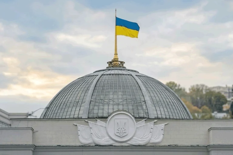 Розпочато співпрацю з Парламентським видавництвом